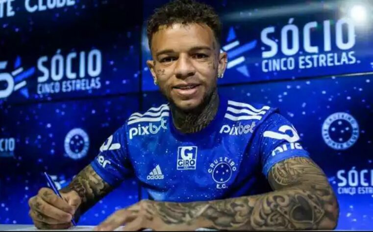 FECHADO - O atacante Rafael Bilu, ex-Criciúma, também foi anunciado pelo Cruzeiro. O jogador chega com contrato até julho de 2023, mas com vários meios de prorrogação do vínculo.
