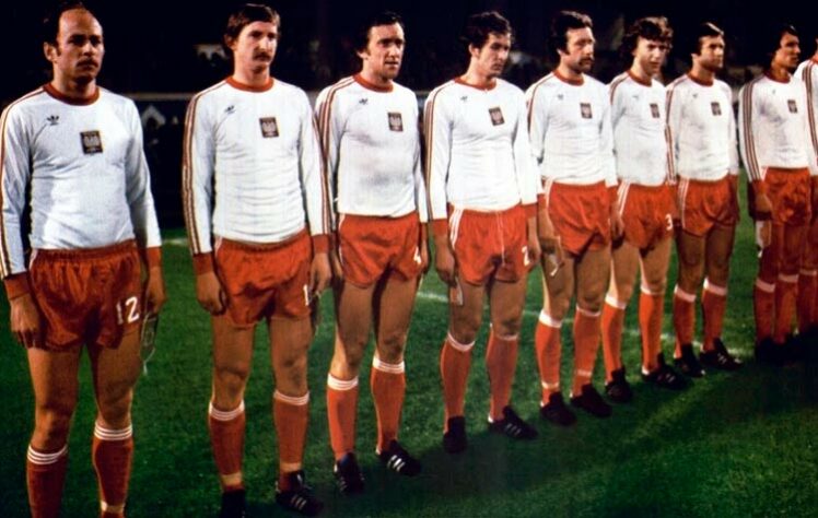 O jogador fez parte da geração polonesa que conquistou a terceira posição na Copa do Mundo de 1974, na Alemanha, após vencer o Brasil por 1 a 0. 