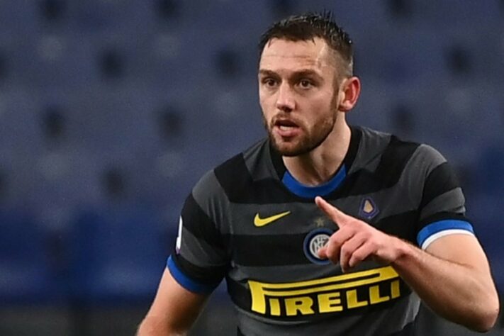 Zagueiro: Stefan de Vrij (Inter de Milão)