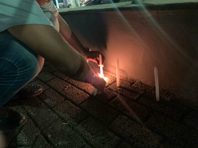 GALERIA: Orações para Pelé na frente do Hospital Albert Einstein, em São Paulo (SP).