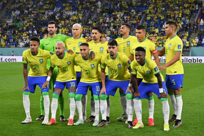 Jogadores titulares do Brasil contra a Coreia do Sul.