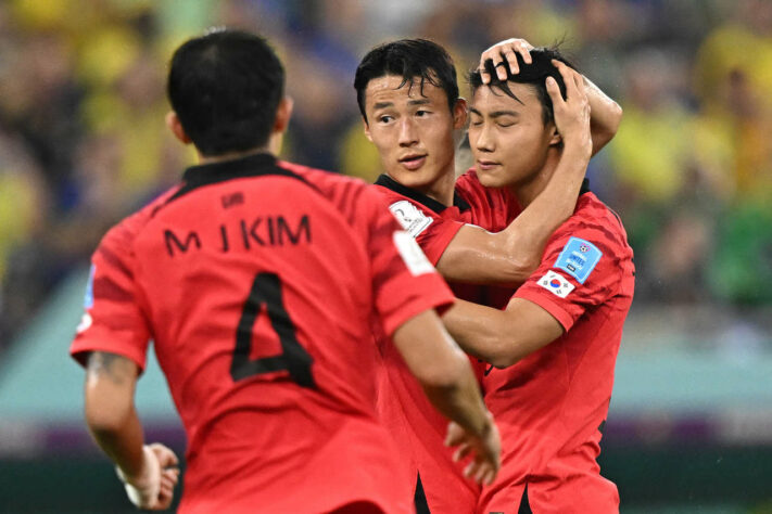 A Coreia descontou com um bonito gol de Paik Seung-ho.