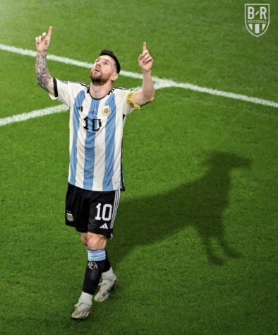Redes sociais enaltecem Messi e fazem memes com vitória da Argentina sobre a Croácia pelas semifinais da Copa do Mundo.