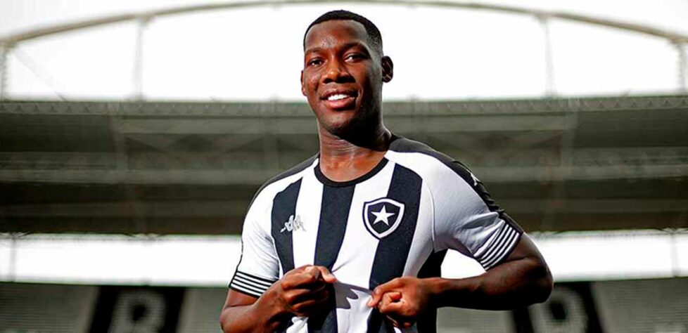 Logo, a SAF do Botafogo começou a render frutos. Em março, o clube anunciou a contratação mais cara da história do time, o Botafogo contratou Patrick de Paula por 6 milhões de euros, cerca de 33 milhões de reais.