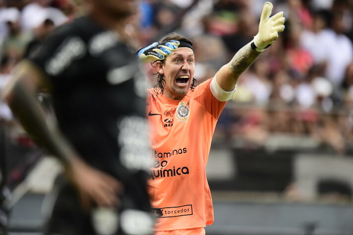 O Corinthians não saiu do empate sem gols contra a Inter de Limeira. Na partida, poucas chances claras apareceram para as equipes e os jogadores não conseguiram momentos de destaque. Confira as notas dos atletas do Timão! (feito por Gabriel Teles)