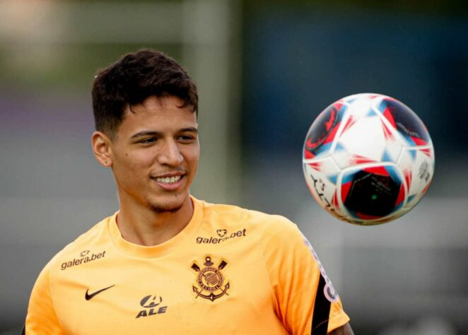 ESQUENTOU - O zagueiro Caetano, revelado pelo Corinthians, também está na mira do Cruzeiro. O jogador de 23 anos estava no Oeste e seu representante já viajou até Belo Horizonte para dar prosseguimento à negociação. 