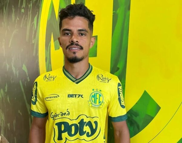 FECHADO - O Mirassol anunciou na tarde desta terça-feira a contratação do lateral-direito Lucas Ramon. Revelado pelo Londrina, ele teve passagens por Grêmio, Santa Cruz, RB Bragantino, Coritiba, Cuiabá, Novorizontino e Guarani. 