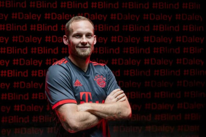 Lateral-esquerdo: Daley Blind (Bayern de Munique)