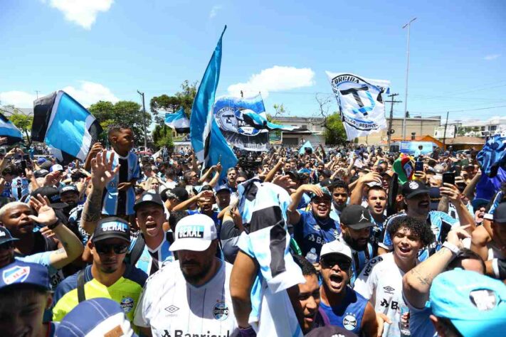 Bom número de torcedores presentes no local.