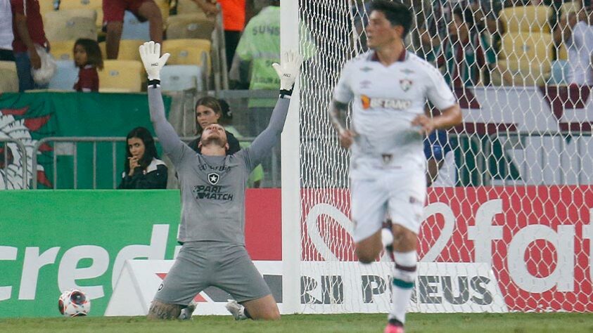 29/01/2023 - FLUMINENSE 0x1 BOTAFOGO - Com atuação abaixo da média e em dia no qual Calegari desperdiçou pênalti, o Fluminense perdeu por 1 a 0 para o Botafogo. Victor Sá marcou para os alvinegros no Maraca.