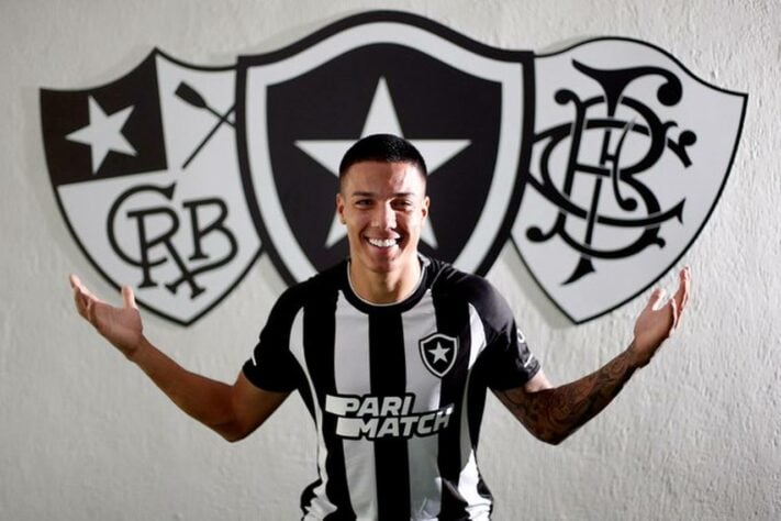 ESQUENTOU - Entre os emprestados do Botafogo, no entanto, há uma exceção: Carlos Alberto, que deve ser adquirido junto ao América-MG pelo valor de US$ 1 milhão (cerca de R$ 5 milhões).