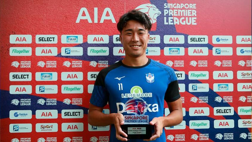 O jogador japonês atua no futebol de Singapura. O atacante de 23 anos marcou 39 gols pelo Albirex Niigata em 2022.  