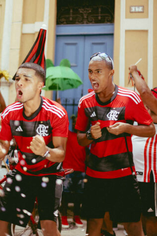 GALERIA: Veja ensaio feito para o lançamento da nova camisa do Flamengo