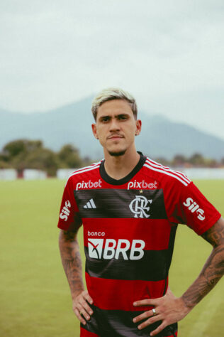 GALERIA: Veja ensaio feito para o lançamento da nova camisa do Flamengo