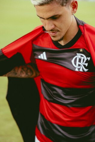 GALERIA: Veja ensaio feito para o lançamento da nova camisa do Flamengo