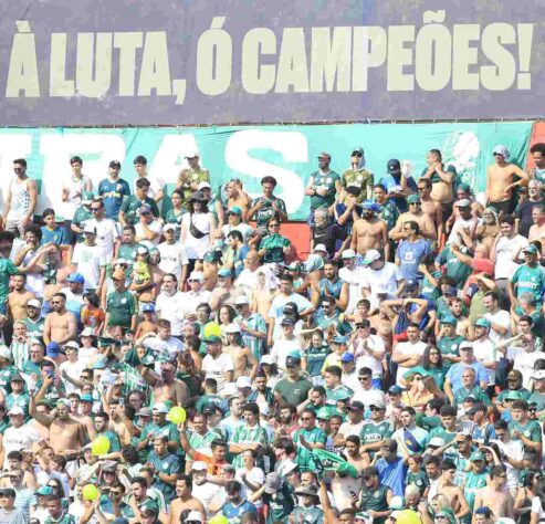 O trecho do hino da Portuguesa, dona do estádio da final, serviu como um incentivo para os jovens atletas que duelavam pela taça dentro de campo. 