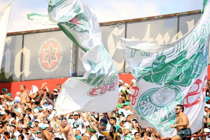 A torcida palmeirense vibrou bastante com o gol de Ruan Ribeiro. 