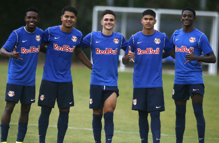 Red Bull Bragantino - Em sua segunda edição da Copinha, o Red Bull Bragantino busca avançar da primeira fase e alcançar a melhor campanha da equipe na competição. Em 2022, o clube de Bragança Paulista caiu na fase de grupos e almeja chegar mais longe em 2023.