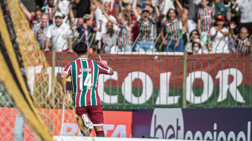 14/01/2023 - RESENDE 0x2 FLUMINENSE - Em jogo disputado debaixo de sol forte, o Fluminense contou com gols de Germán Cano e Alan para levar a melhor sobre o Gigante do Vale, no Raulino de Oliveira.