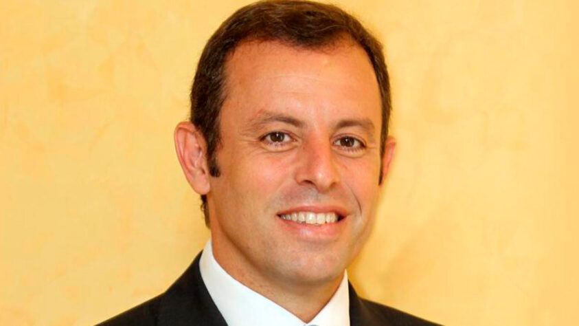 Outra figura do mundo do futebol que esteve preso na Penitenciária Brians 2 é Sandro Rosell, ex-presidente do Barcelona. O ex-dirigente catalão permaneceu quase dois anos no local, entre 2017 e 2019.