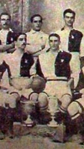 Campeão em 1902, 1903, 1904 e 1911 (foto). 