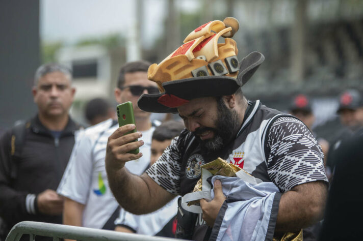 A emoção tomou conta dos torcedores e fãs de Dinamite em São Januário.