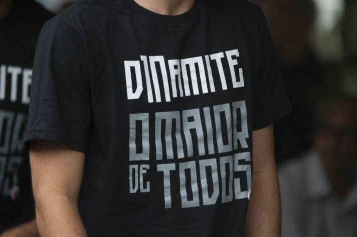 Camisa utilizada pelos jogadores do Vasco no momento da despedida do ídolo vascaíno.