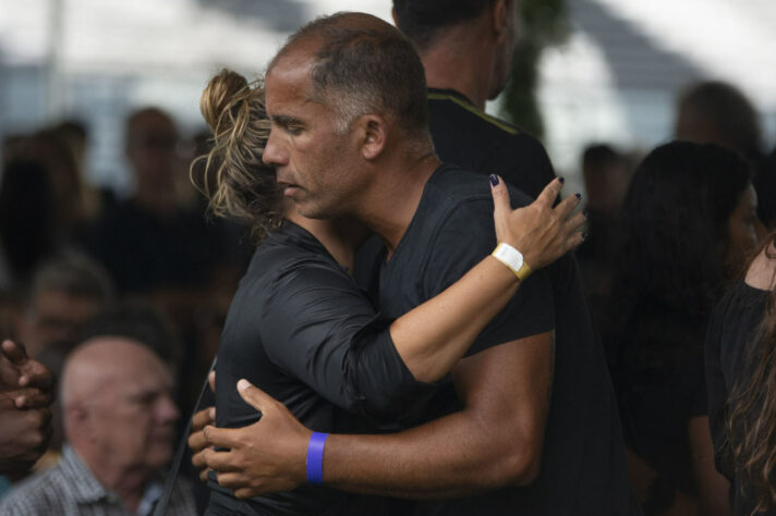 Felipe "maestro", que também é ídolo do Vasco, marcou presença na despedida de Roberto Dinamite.