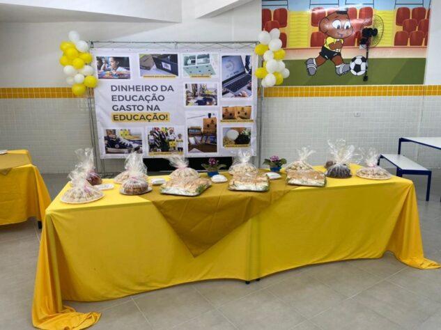 Na inauguração da AMEI foi exposto um banner com atividades e funcionalidades que a instituição consegue fornecer.