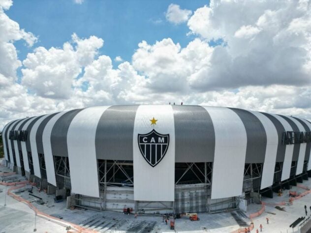 Com mais de 92% das obras internas concluídas e inauguração oficial prevista para 25 de março de 2023, a Arena MRV, estádio do Atlético-MG, deve receber os primeiros jogos oficiais a partir de junho do próximo ano, conforme informado inicialmente pela "Rádio Itatiaia". As obras estão bem avançadas. Confira fotos a seguir: