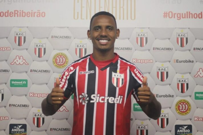 O jogador não se firmou no Peixe após conquistar a competição em 2014, sendo emprestado a clubes do interior paulista. Bragantino, Guarani e Botafogo-SP (foto) foram algumas das equipes que Diego defendeu no período. Antes de chegar ao Confiança, o último clube de Diego foi o Sampaio Corrêa. 