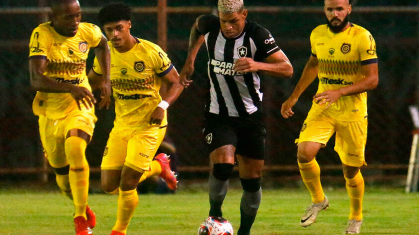 Madureira: Sobe - O Madureira tentou jogar de igual para igual nos primeiros minutos. Ao final, conseguiu arrancar mais um ponto de um dos quatro grandes do Rio. | Desce - O time cansou e praticamente só se defendeu.