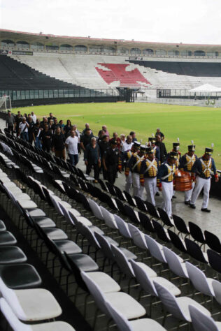 Abel Braga, atual diretor técnico do Vasco, e Gaúcho, ex-jogador e treinador do clube, também estiveram na cerimônia.