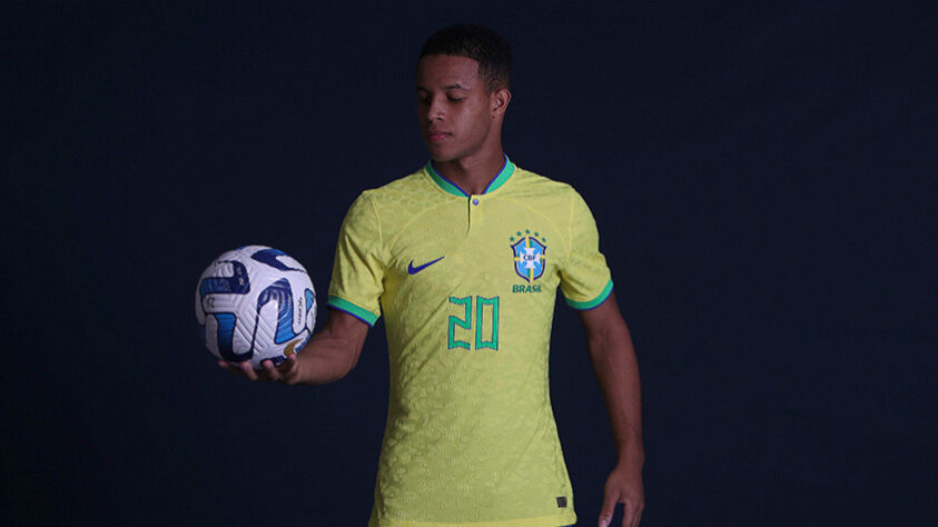 Pedrinho, 17 anos - Atacante - Corinthians / Pedro se destacou recentemente na partida do Corinthians diante do Remo, e tem recebido mais oportunidades na equipe principal. Essas novas oportunidades podem fazer com que o clube não libere o atacante, como já fez na convocação para os últimos amistosos. O jogador participou de quase todos os jogos do Sul-Americano. 