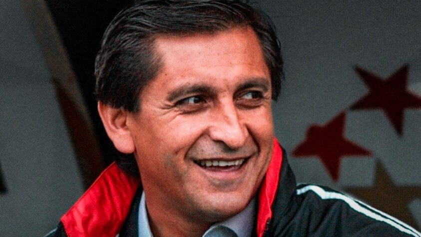 TÉCNICO RAMÓN ÁNGEL DÍAZ: Começando pelo treinador, foi um dos maiores da história do River Plate. Embora não tenha conseguido chegar à final naquele ano, conquistou a Libertadores em 1996, Supercopa da Libertadores em 1997, além de outros cinco Campeonatos Argentinos. 