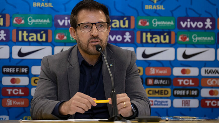 Técnico: Ramon Menezes, 50 anos  - O ex-jogador com passagem marcante no Vasco assumiu o cargo de treinador da Seleção Brasileira Sub-20 em março de 2022, para substituir a vaga de André Jardine. Antes de assumir a seleção de base, Ramon comandou Treinador já comandou ASEEV-GO, Anápolis, Guarani-MG, Joinville, Tombense, Vasco, CRB e Vitória. 