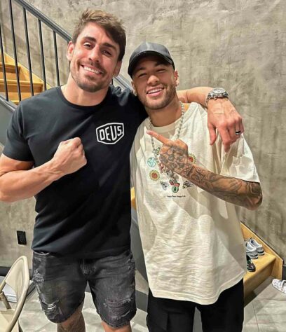 Cara de Sapato é amigo de Neymar e tem o costume de jogar poker com o craque do PSG.