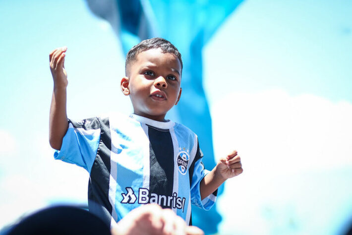 Crianças também estiveram presentes na festa.