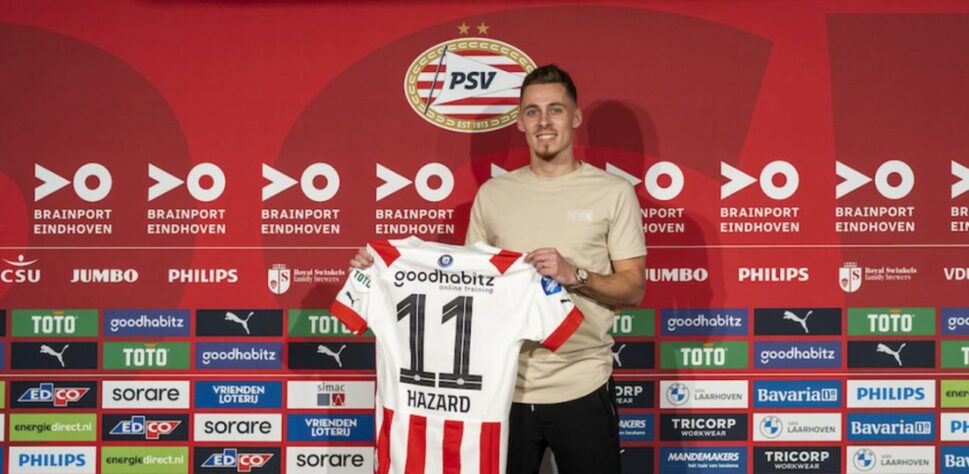 FECHADO - O PSV anunciou a contratação de Thorgan Hazard por empréstimo até o fim da temporada. Na atual temporada, o atleta havia participado apenas de 21 partidas pelo Borussia Dortmund após perder espaço na equipe alemã comandada por Edin Terzic.