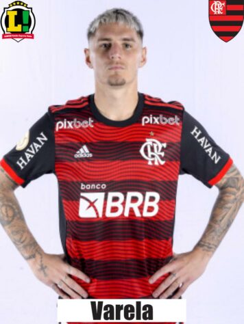 VARELA - 5,5 - Razoável. Sofreu o pênalti que originou o primeiro gol do Flamengo e criou boas jogadas pela direita. 