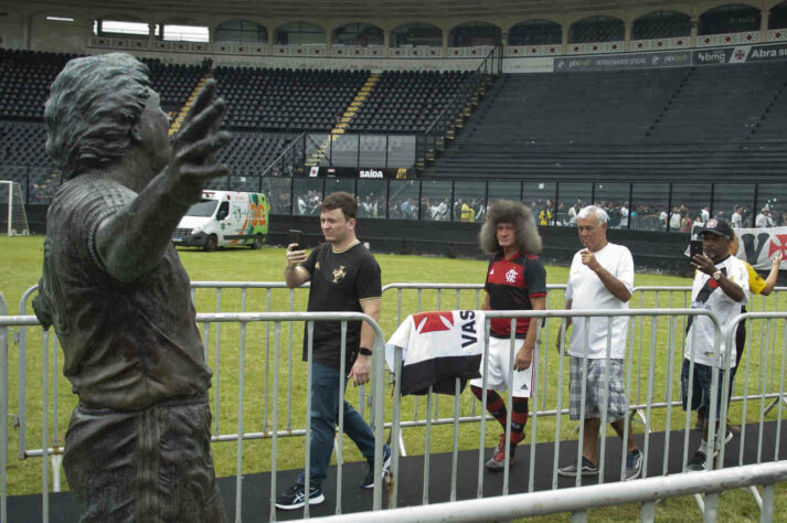 Rubro-Negro, Santa Cruz presta suas condolências ao maior ídolo da história do Vasco.