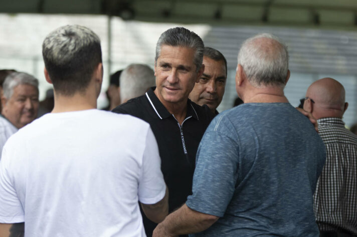 Técnico do Vasco durante o último acesso para a elite do futebol brasileiro, Jorginho foi mais uma figura importante que esteve presente em São Januário.