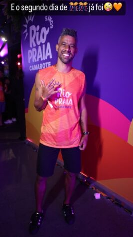 Presente no primeiro dia do carnaval do Rio de Janeiro, Léo Moura marcou novamente presença.