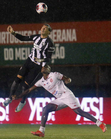 BANGU/ SOBE : Conseguiu conter os ataques do Botafogo no primeiro tempo/ DESCE: Não conseguiu criar oportunidades claras na segunda etapa. 