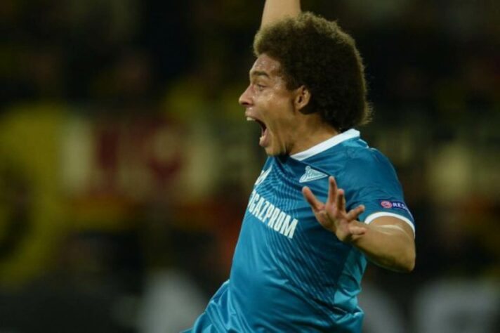 Axel Witsel - Posição: meio-campista - Comprado do Standard Liège (Bélgica) por 9 milhões de euros aos 22 anos / Vendido para o Zenit (Rússia) por 40 milhões de euros aos 23 anos