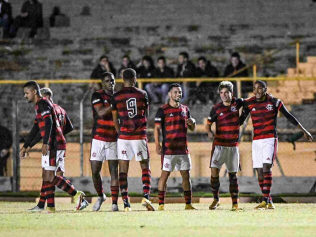 9ª posição: Flamengo - Valor da base: 438 milhões de euros / Jogadores espalhados pelo mundo: 58