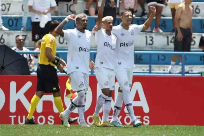 8ª posição: Santos - Valor da base: 444 milhões de euros / Jogadores espalhados pelo mundo: 61