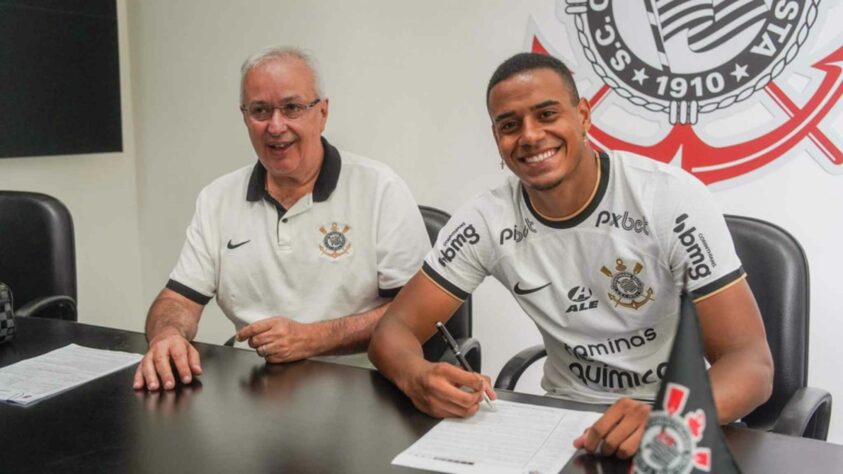 FECHADO - O Corinthians anunciou renovação de contrato com o zagueiro Murillo, formado na base do clube, até 2025. As negociações com o defensor, que já integra o elenco profissional do Timão, se iniciaram após a Copinha, mas o estafe do atleta queria que pendências financeiras do Corinthians com o jogador fossem resolvidas antes de assinar a extensão. 