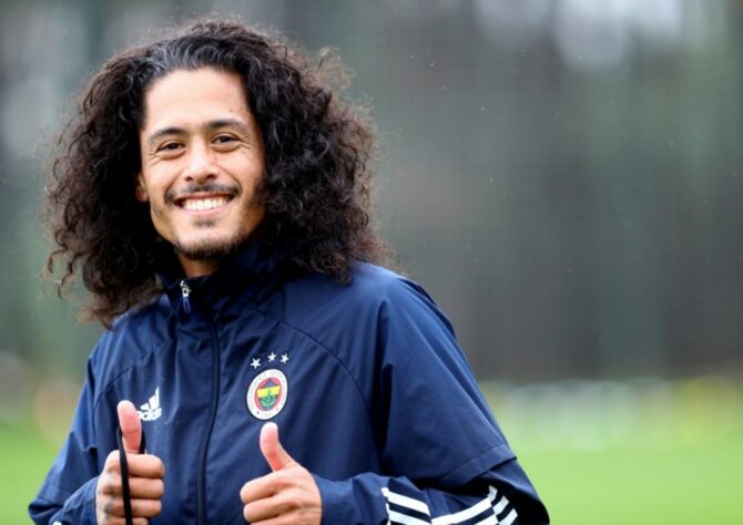 ESQUENTOU - O Atlético-MG abriu negociações para contratar o zagueiro uruguaio Mauricio Lemos, do Fenerbahçe (TUR). Atualmente, o jogador de 27 anos é pouco utilizado no clube turco, despertando o interesse do Galo. A informação foi inicialmente divulgada pela Rádio Itatiaia. 