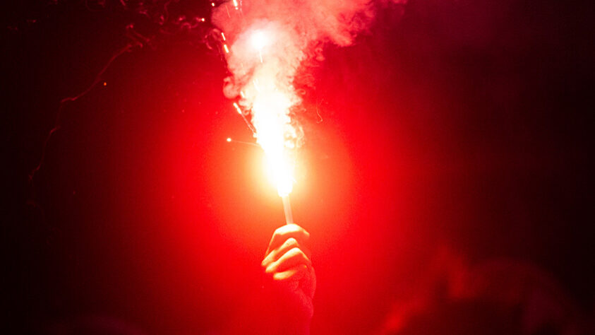 AEROFLA: veja fotos da festa da torcida rubro-negra no embarque do Flamengo para o Mundial de Clubes.